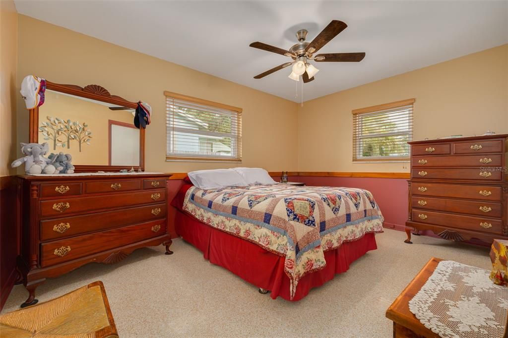 For Sale: $425,000 (3 beds, 2 baths, 1266 Square Feet)