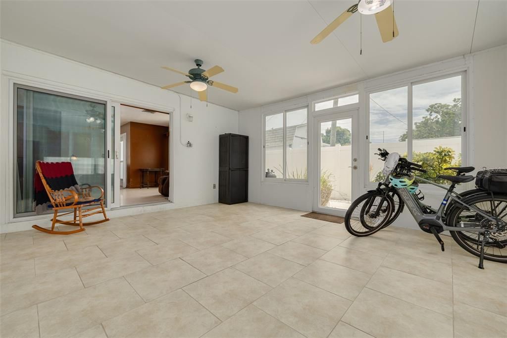 For Sale: $425,000 (3 beds, 2 baths, 1266 Square Feet)