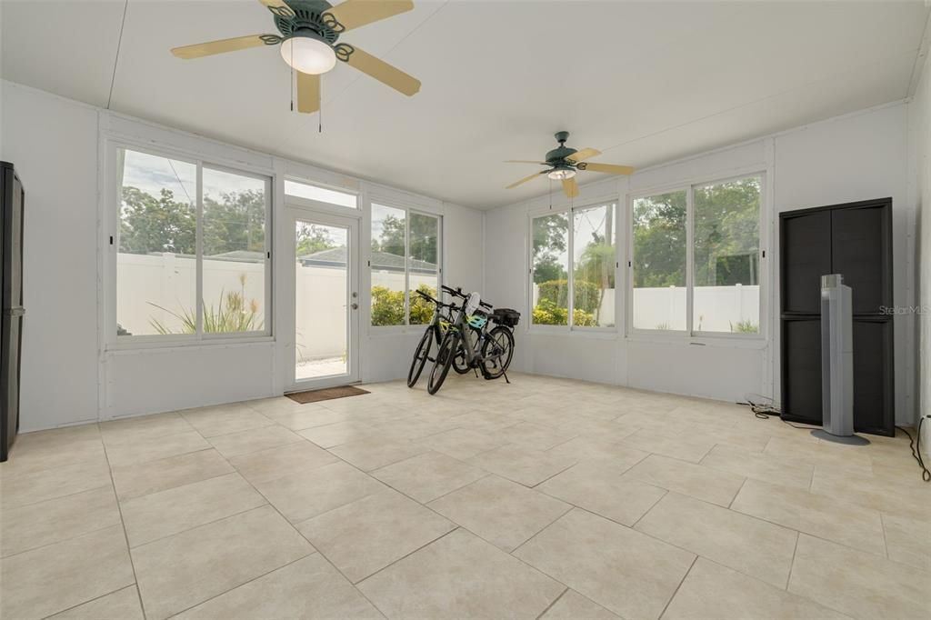 For Sale: $425,000 (3 beds, 2 baths, 1266 Square Feet)