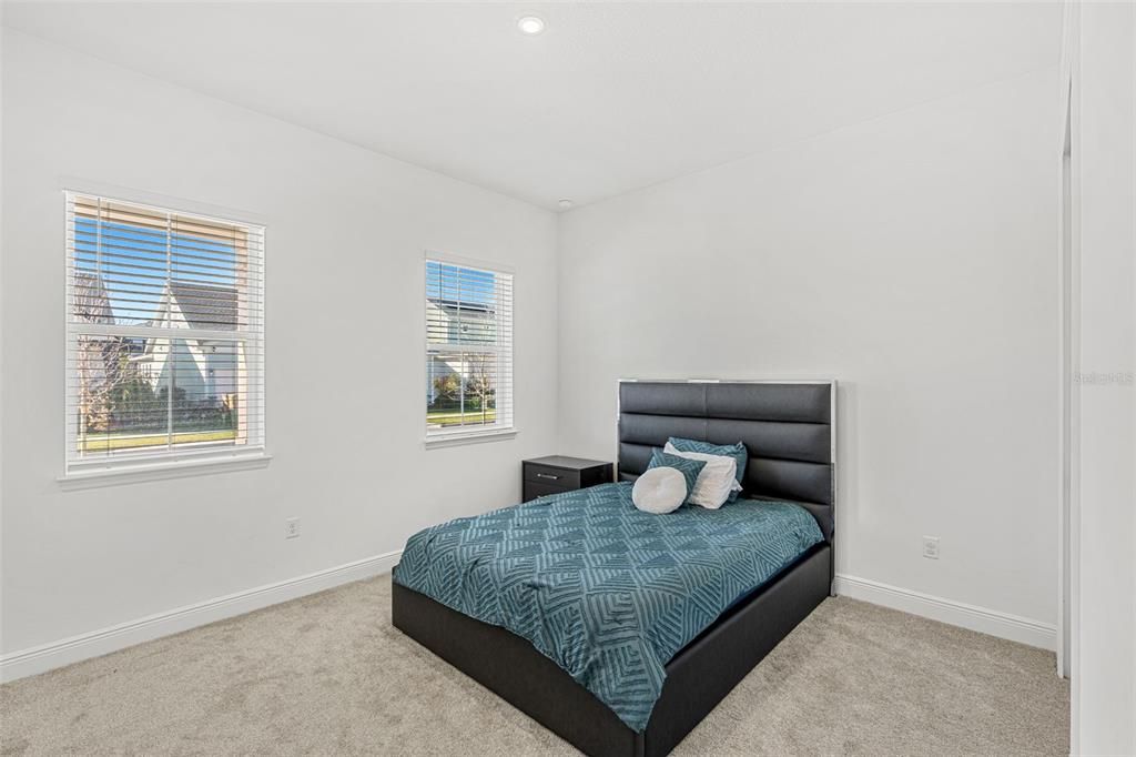En Venta: $575,000 (4 camas, 3 baños, 2995 Pies cuadrados)