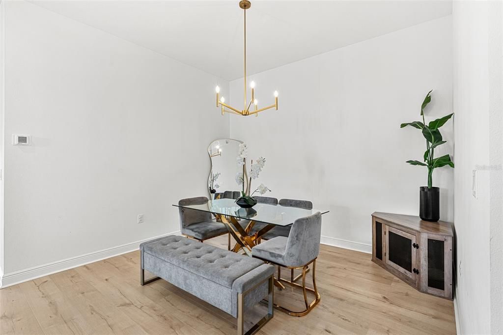En Venta: $575,000 (4 camas, 3 baños, 2995 Pies cuadrados)