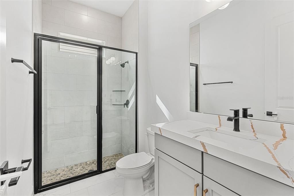En Venta: $575,000 (4 camas, 3 baños, 2995 Pies cuadrados)