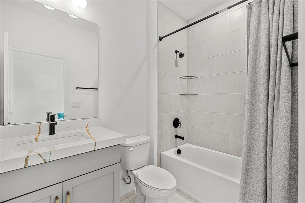 En Venta: $575,000 (4 camas, 3 baños, 2995 Pies cuadrados)