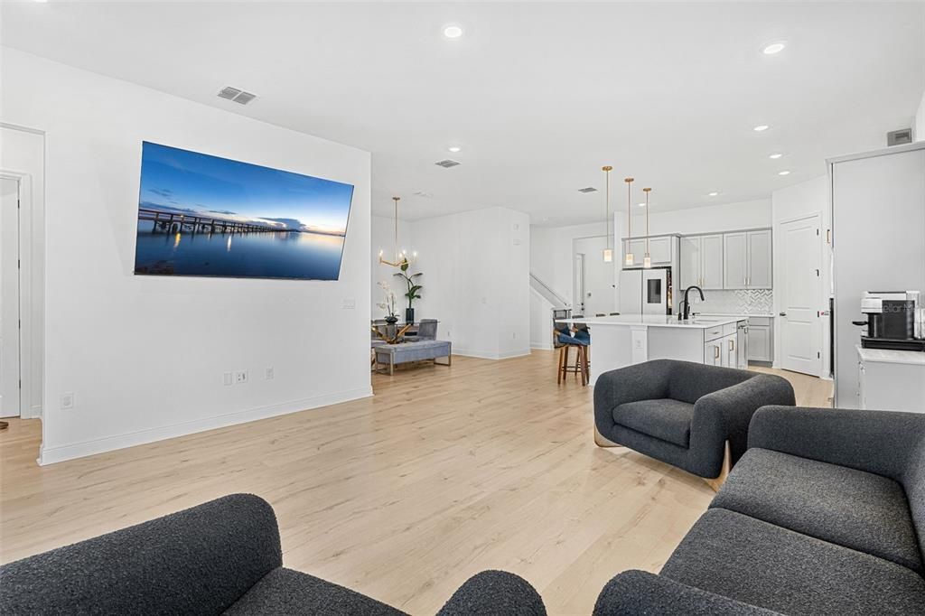 En Venta: $575,000 (4 camas, 3 baños, 2995 Pies cuadrados)