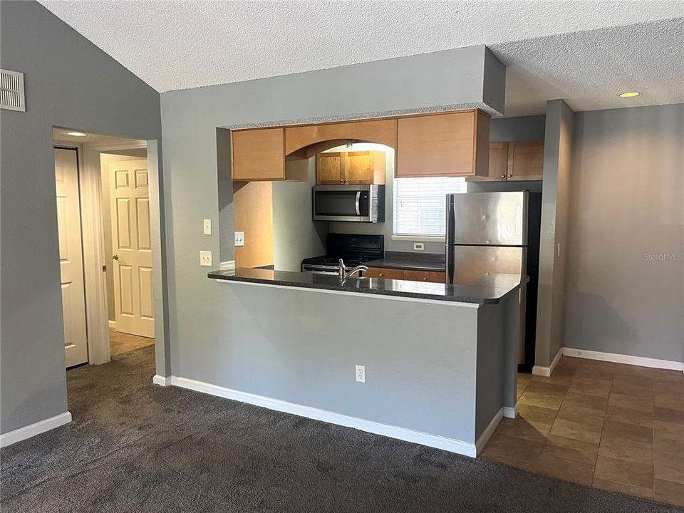 For Rent: $1,700 (2 beds, 2 baths, 946 Square Feet)