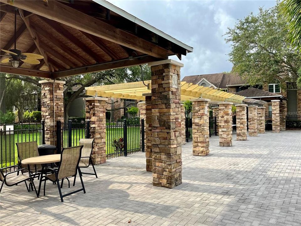 For Rent: $1,700 (2 beds, 2 baths, 946 Square Feet)
