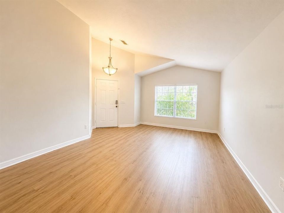 En Renta: $2,500 (4 camas, 2 baños, 1836 Pies cuadrados)