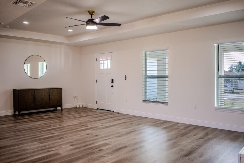 En Venta: $374,900 (3 camas, 2 baños, 1916 Pies cuadrados)