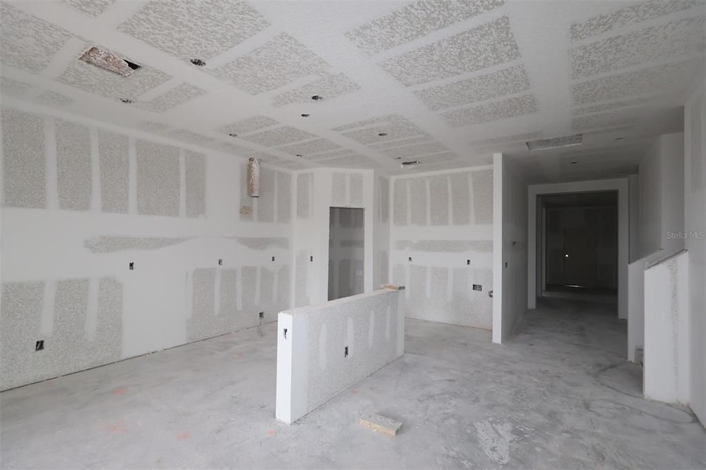 Activo con contrato: $499,990 (4 camas, 4 baños, 2621 Pies cuadrados)