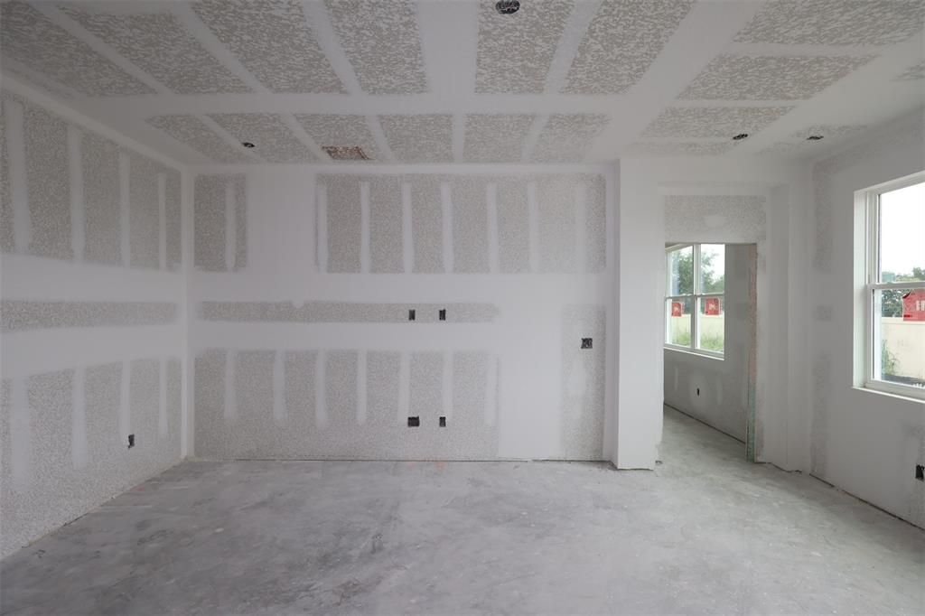 Activo con contrato: $499,990 (4 camas, 4 baños, 2621 Pies cuadrados)