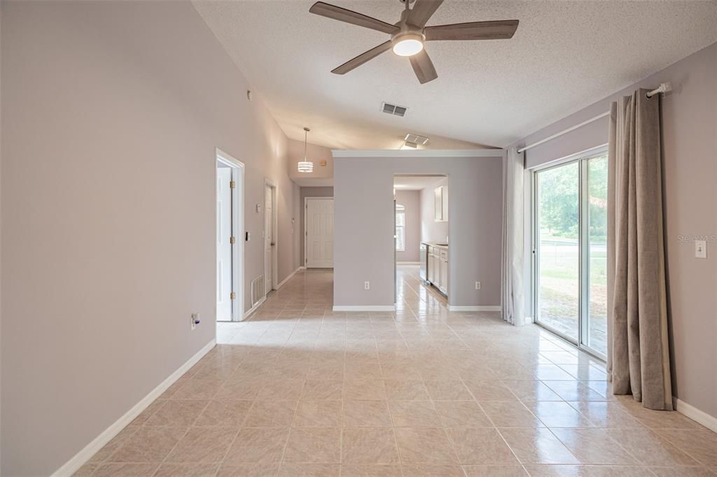 For Sale: $385,000 (3 beds, 2 baths, 1097 Square Feet)
