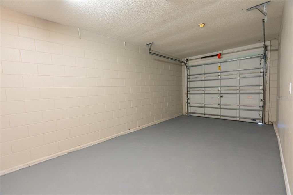 For Sale: $385,000 (3 beds, 2 baths, 1097 Square Feet)