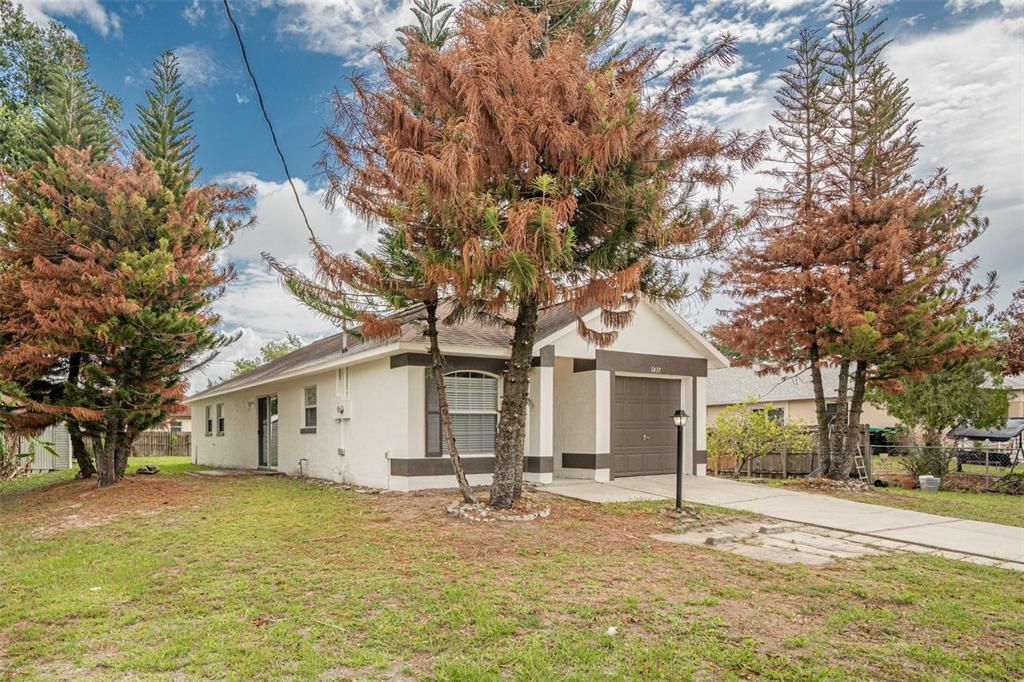 For Sale: $385,000 (3 beds, 2 baths, 1097 Square Feet)