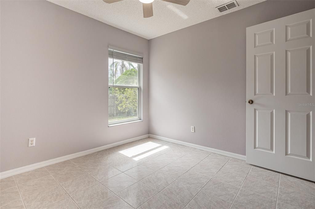 For Sale: $385,000 (3 beds, 2 baths, 1097 Square Feet)