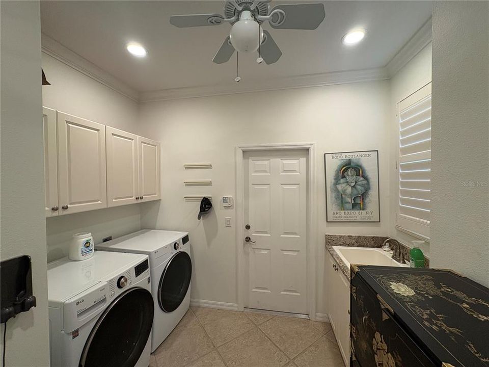 For Sale: $839,000 (3 beds, 3 baths, 2938 Square Feet)