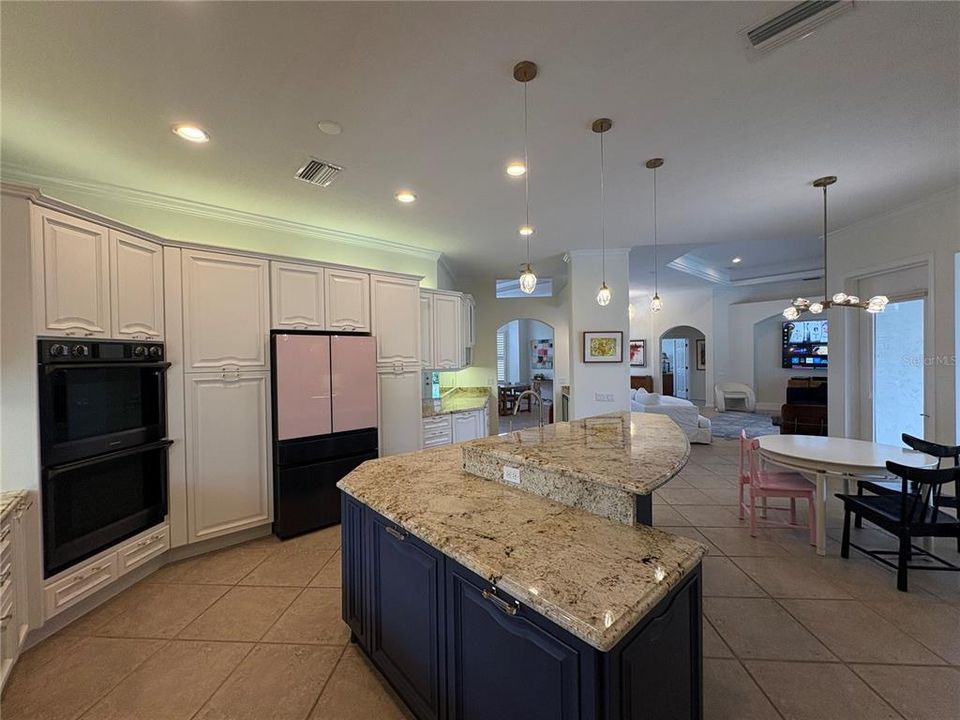 For Sale: $839,000 (3 beds, 3 baths, 2938 Square Feet)