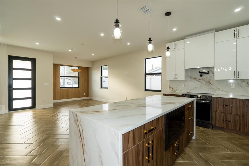 For Sale: $508,998 (3 beds, 2 baths, 1580 Square Feet)