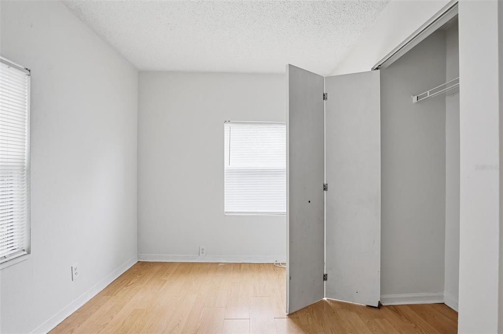 На продажу: $199,999 (3 спален, 1 ванн, 1047 Квадратных фут)