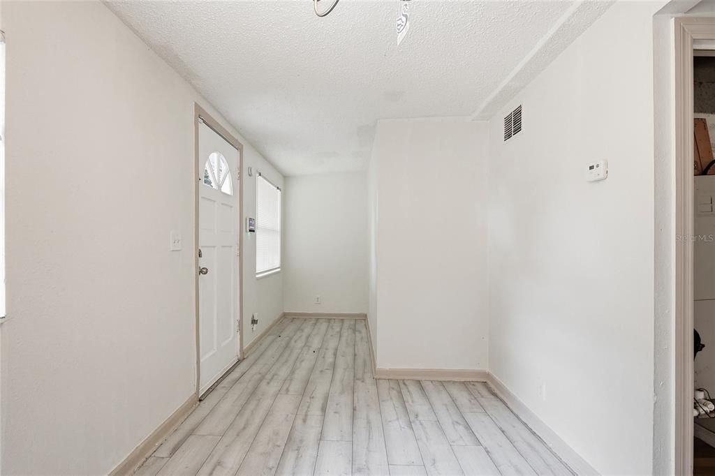 На продажу: $199,999 (3 спален, 1 ванн, 1047 Квадратных фут)
