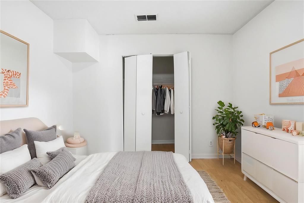 На продажу: $199,999 (3 спален, 1 ванн, 1047 Квадратных фут)
