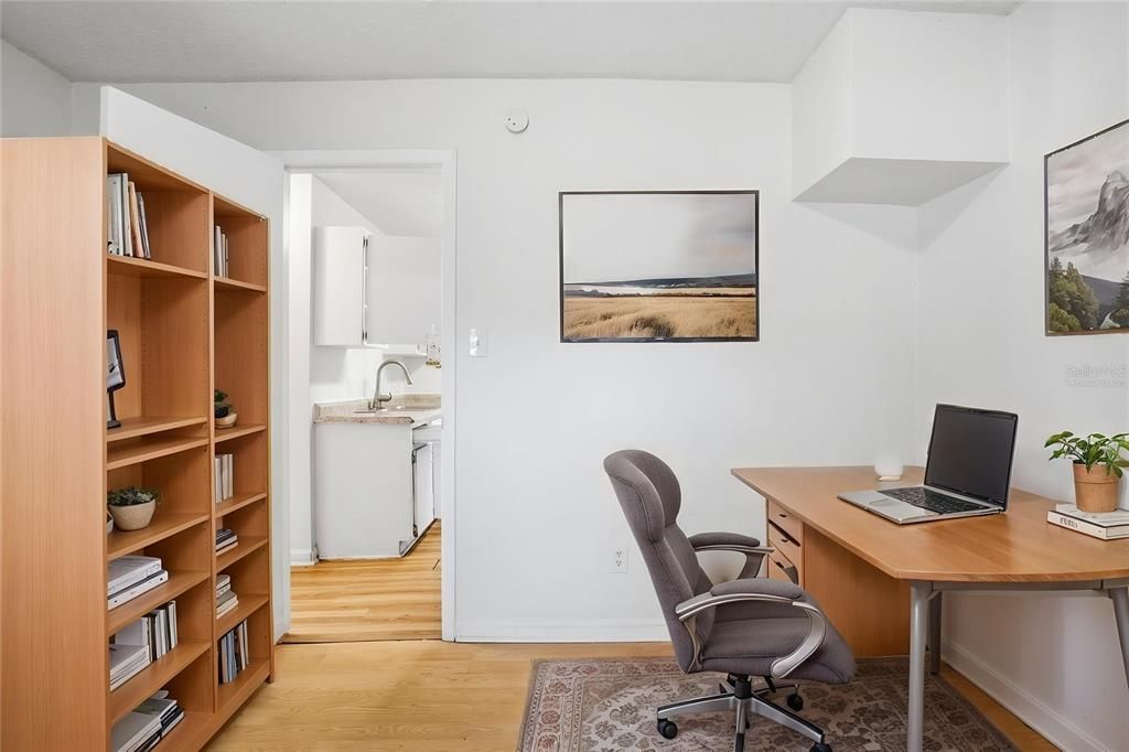 На продажу: $199,999 (3 спален, 1 ванн, 1047 Квадратных фут)