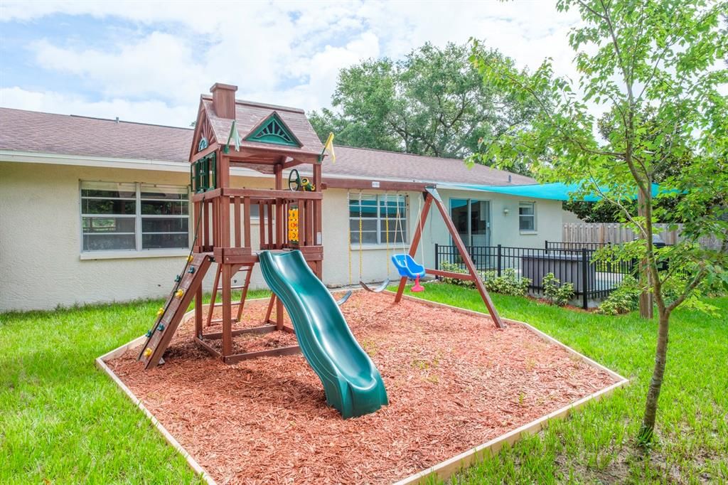 En Venta: $425,000 (3 camas, 2 baños, 1483 Pies cuadrados)