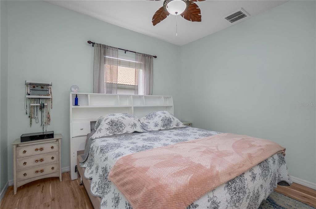 For Sale: $335,000 (3 beds, 2 baths, 1708 Square Feet)