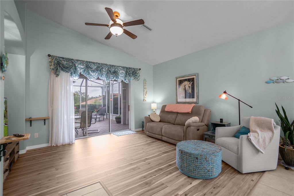 For Sale: $335,000 (3 beds, 2 baths, 1708 Square Feet)