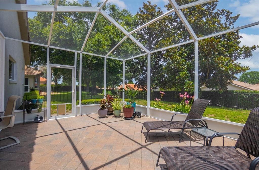 For Sale: $335,000 (3 beds, 2 baths, 1708 Square Feet)
