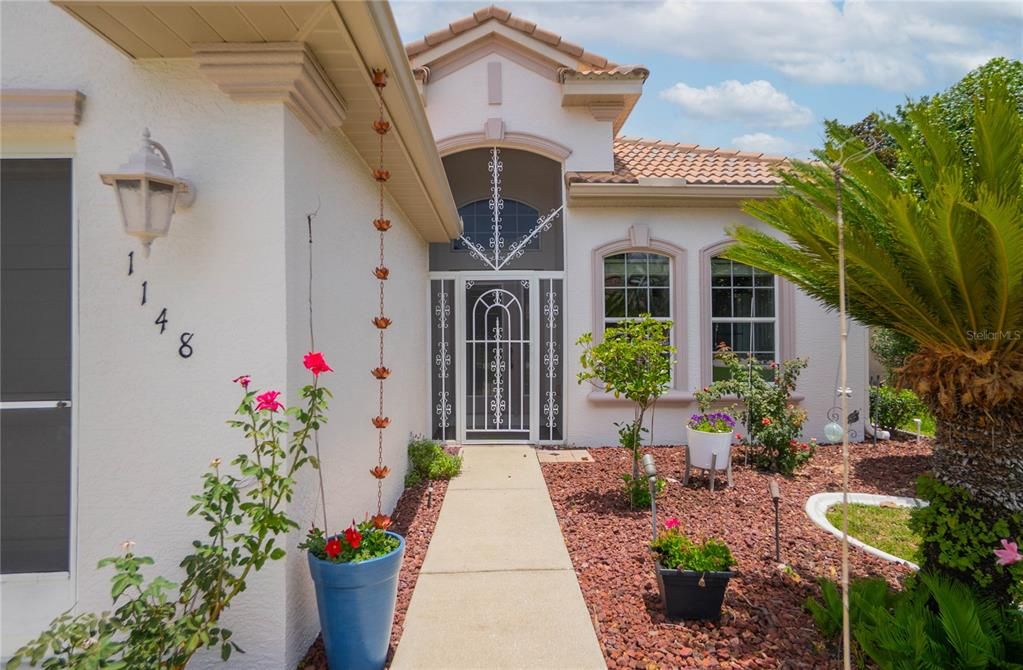 For Sale: $335,000 (3 beds, 2 baths, 1708 Square Feet)
