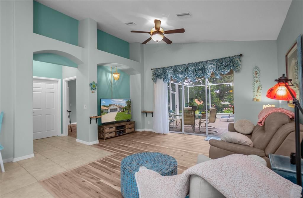 For Sale: $335,000 (3 beds, 2 baths, 1708 Square Feet)