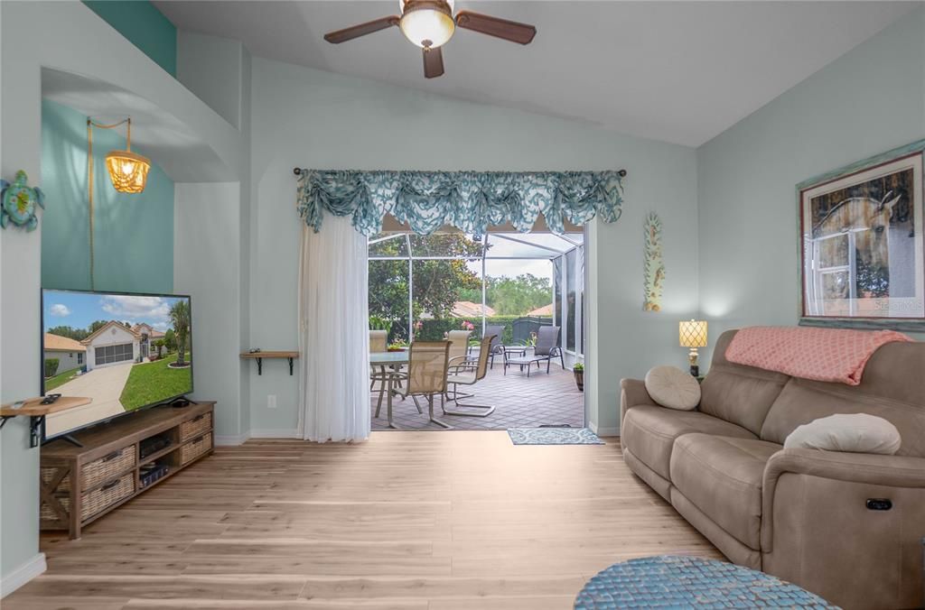For Sale: $335,000 (3 beds, 2 baths, 1708 Square Feet)
