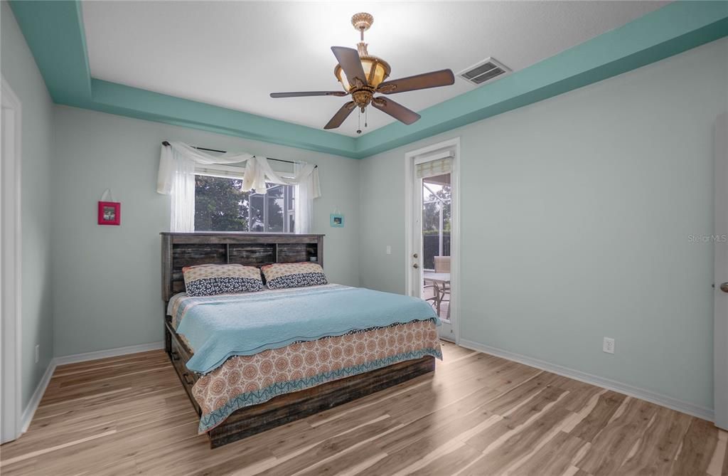 For Sale: $335,000 (3 beds, 2 baths, 1708 Square Feet)