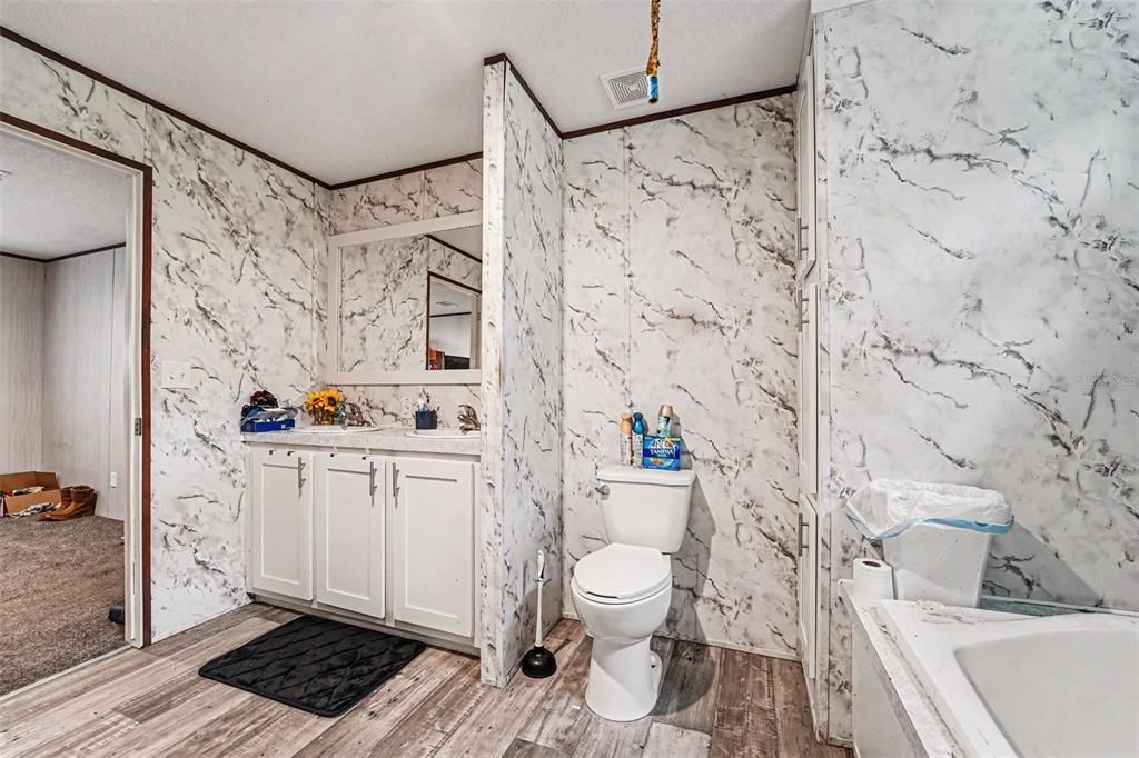 For Sale: $275,000 (3 beds, 2 baths, 1539 Square Feet)