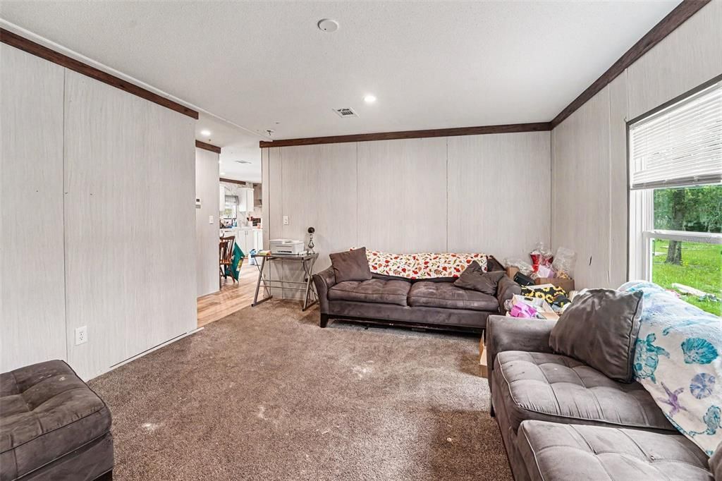 For Sale: $275,000 (3 beds, 2 baths, 1539 Square Feet)
