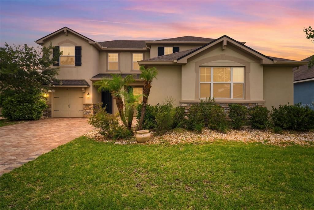 For Sale: $550,000 (4 beds, 3 baths, 3176 Square Feet)