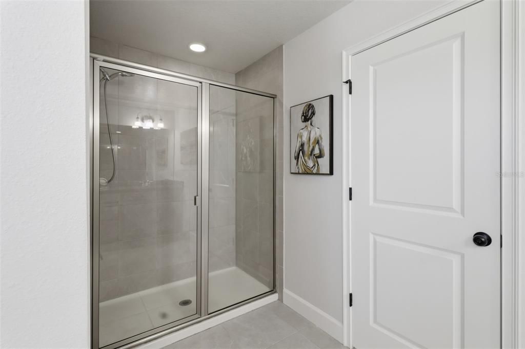 For Sale: $550,000 (4 beds, 3 baths, 3176 Square Feet)
