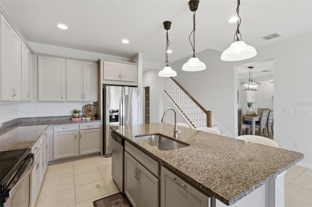 For Sale: $550,000 (4 beds, 3 baths, 3176 Square Feet)