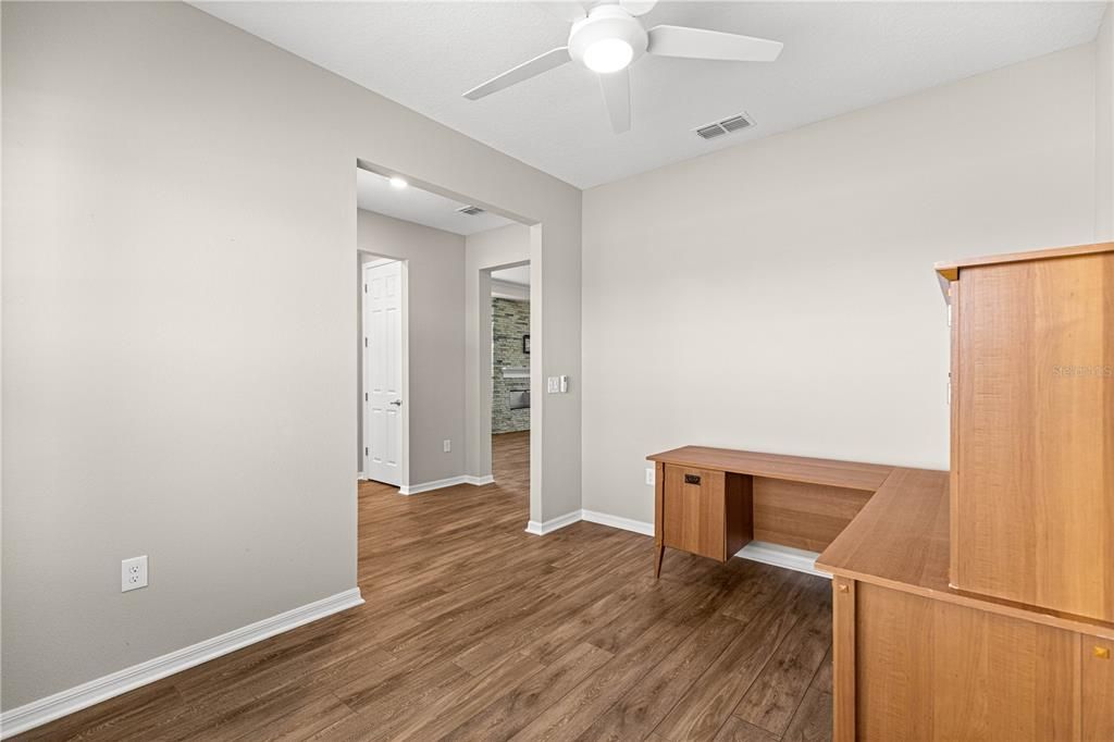 For Sale: $374,000 (2 beds, 2 baths, 1983 Square Feet)
