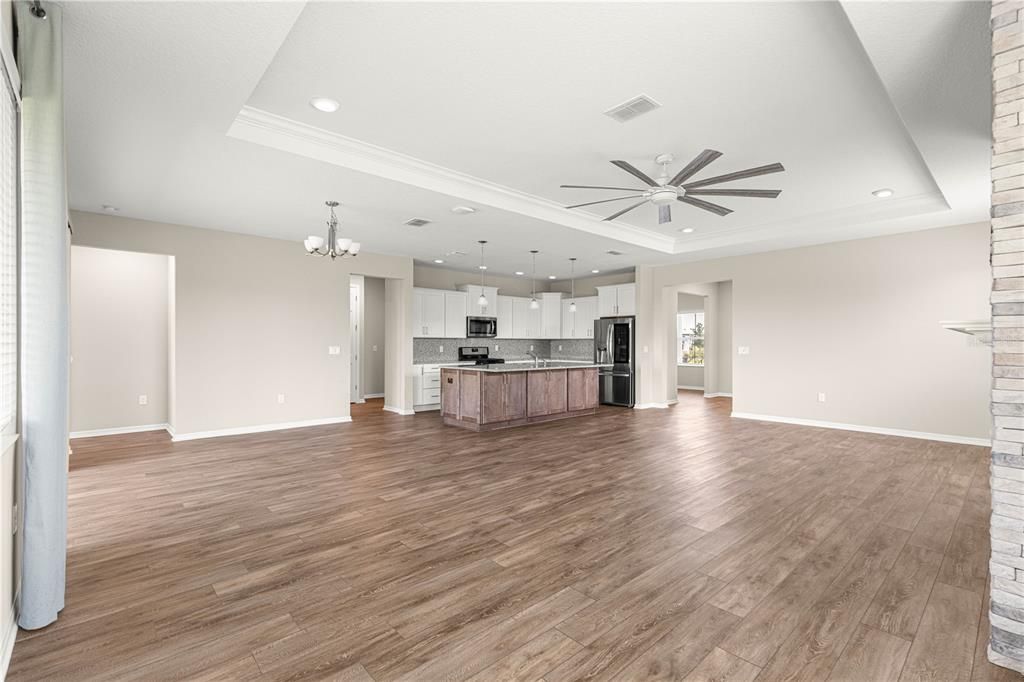For Sale: $374,000 (2 beds, 2 baths, 1983 Square Feet)