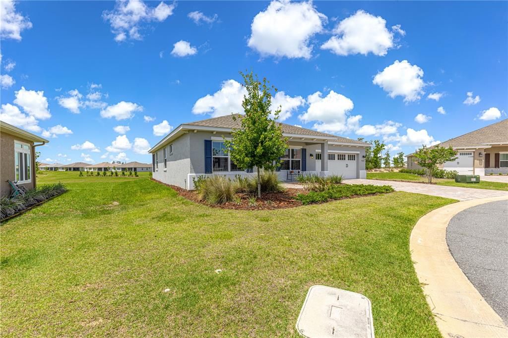 For Sale: $374,000 (2 beds, 2 baths, 1983 Square Feet)