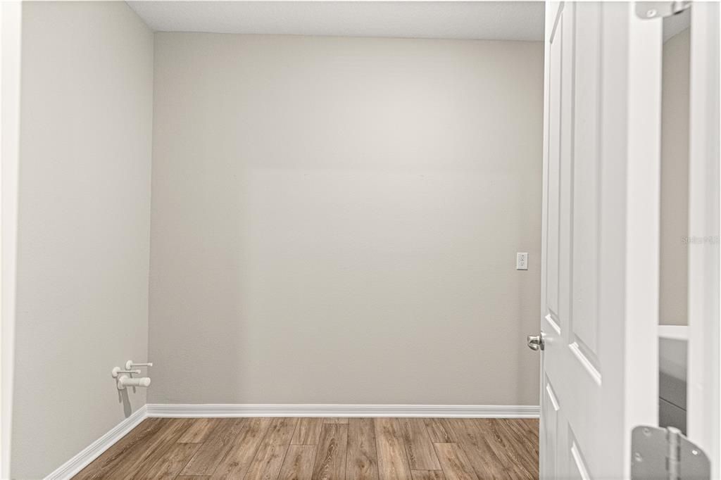 For Sale: $374,000 (2 beds, 2 baths, 1983 Square Feet)