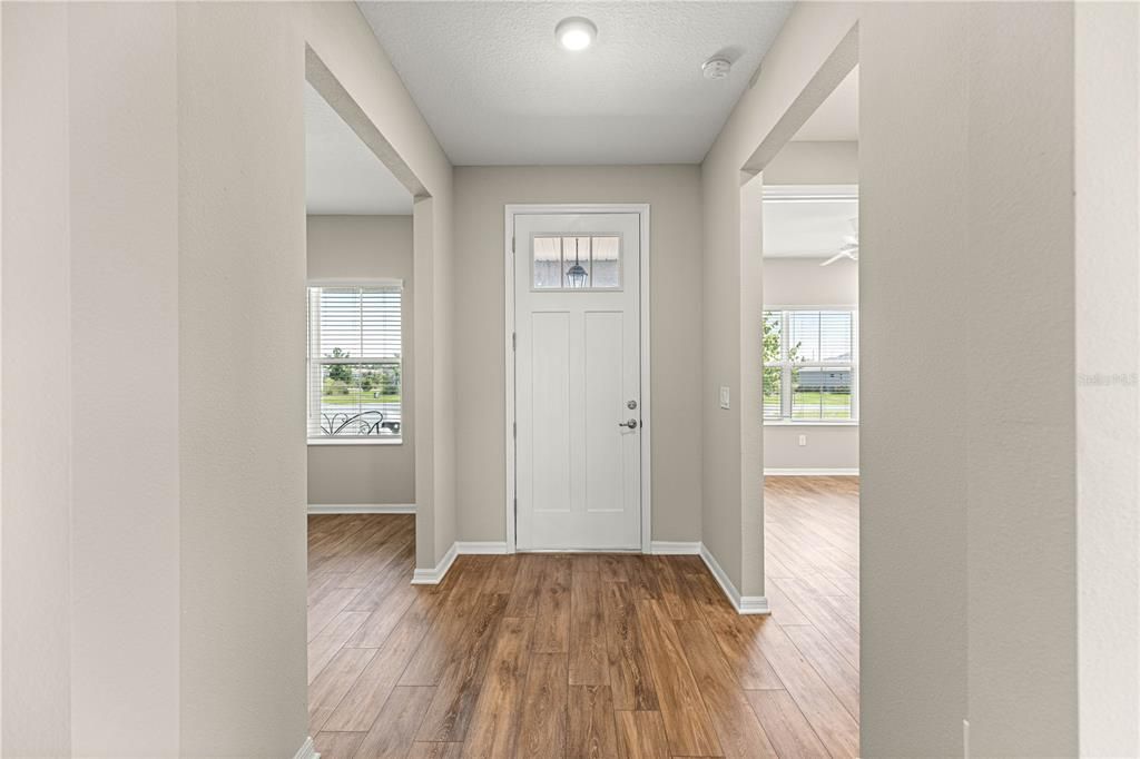 For Sale: $374,000 (2 beds, 2 baths, 1983 Square Feet)