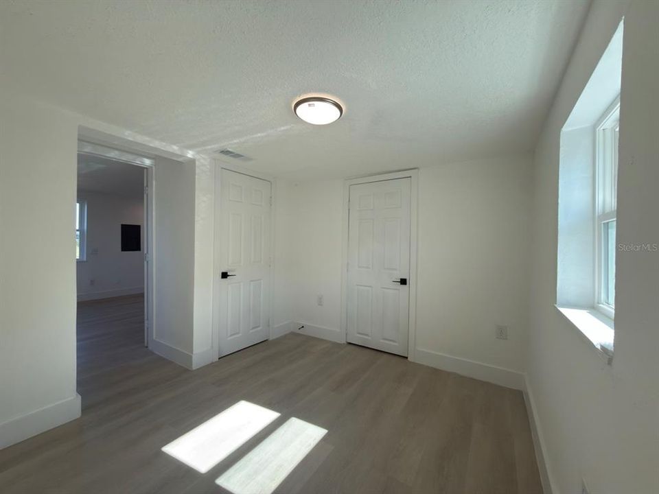 For Rent: $1,350 (1 beds, 1 baths, 304 Square Feet)