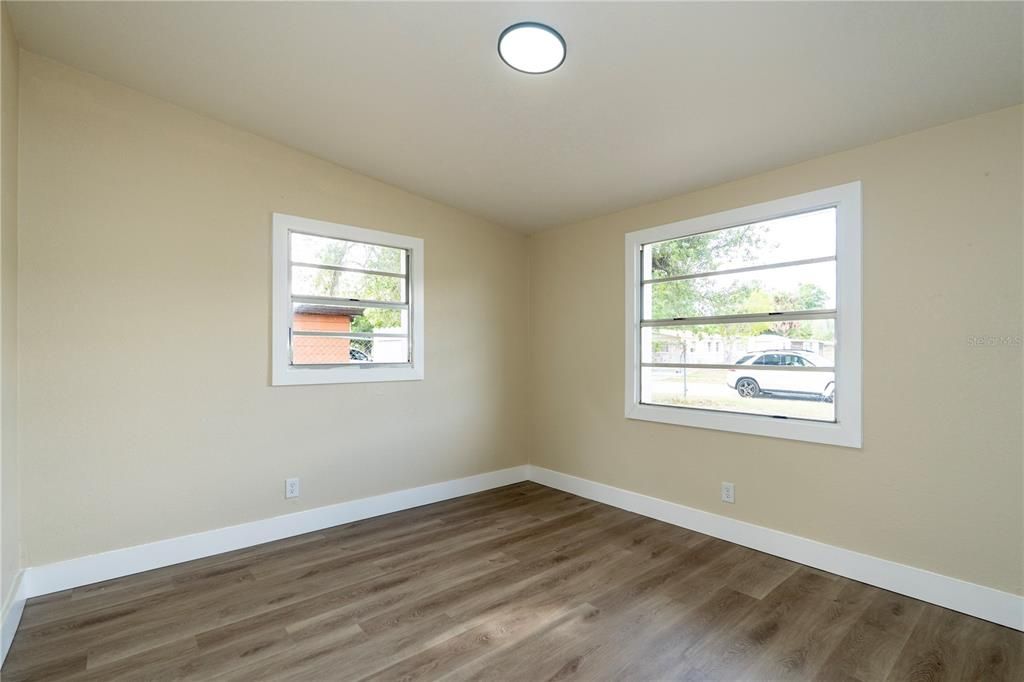 For Sale: $329,000 (3 beds, 2 baths, 1084 Square Feet)