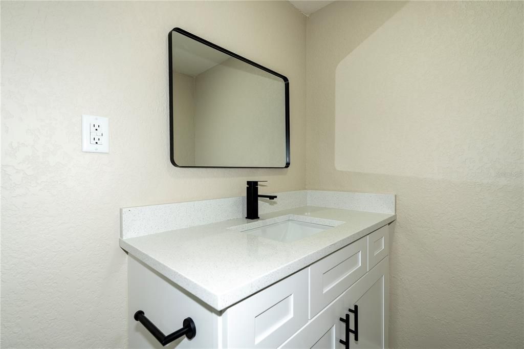 For Sale: $329,000 (3 beds, 2 baths, 1084 Square Feet)
