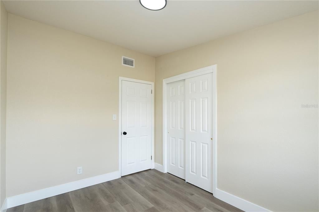 For Sale: $329,000 (3 beds, 2 baths, 1084 Square Feet)