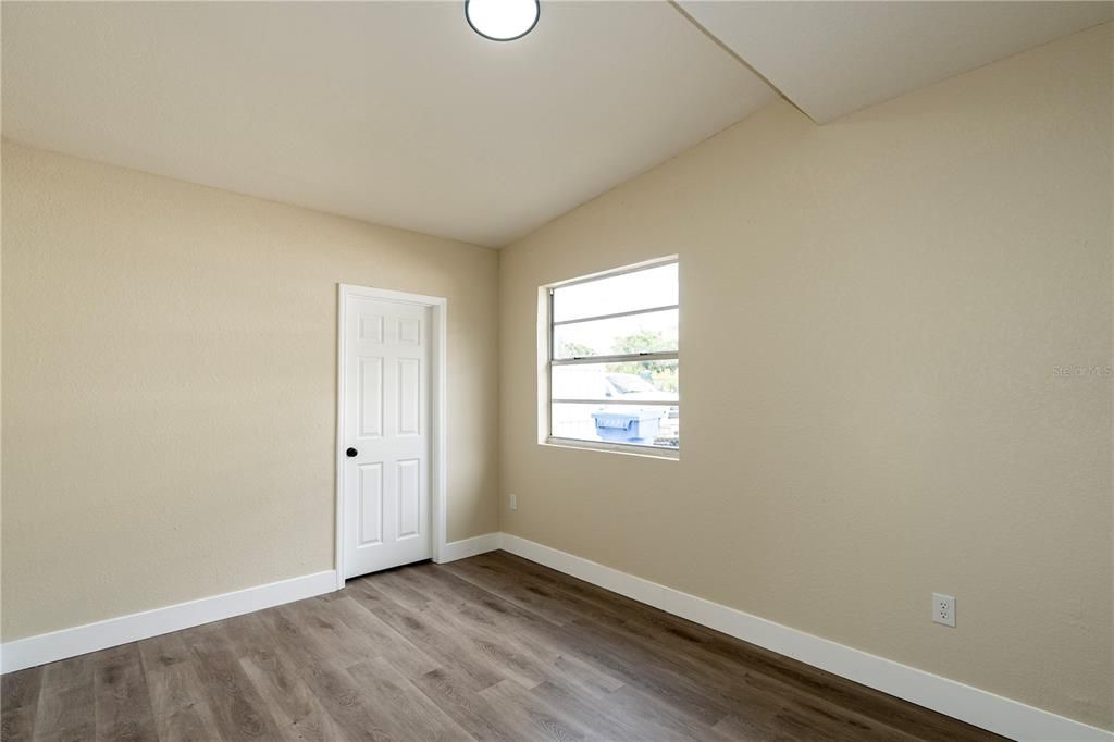 For Sale: $329,000 (3 beds, 2 baths, 1084 Square Feet)