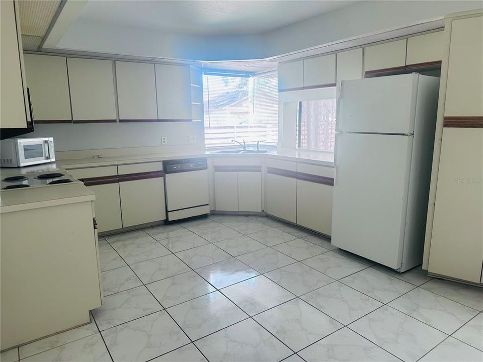 В аренду: $2,100 (2 спален, 2 ванн, 1516 Квадратных фут)