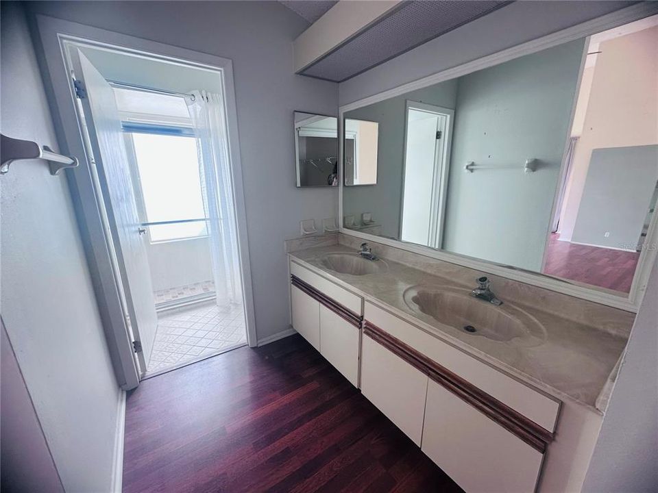В аренду: $2,100 (2 спален, 2 ванн, 1516 Квадратных фут)